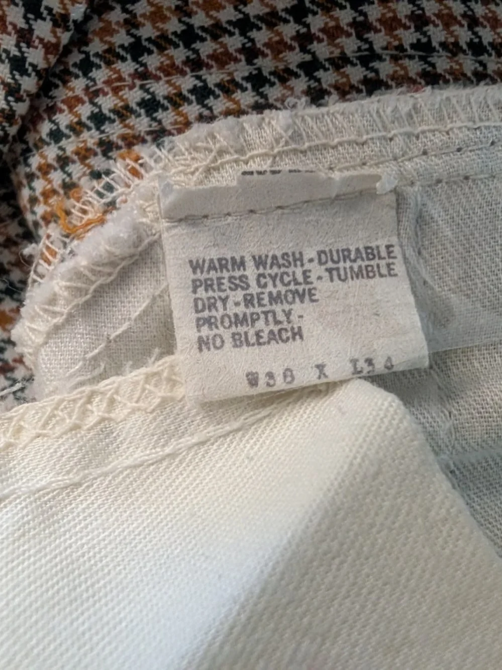 Levi's Vintage Men's Classic Houndstooth Dress Pants in Beige/Black